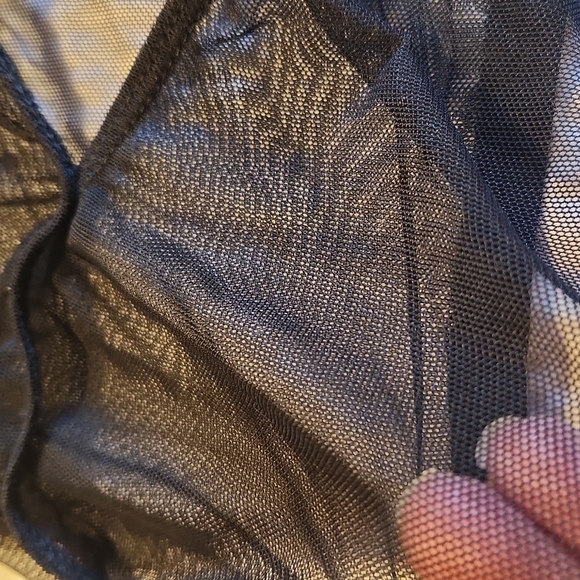 SHEER MESH PEEKABOO OPENING CROP SLEEVELESS CAMI/TOP BLACK XSMALL. - Picture 8 of 8